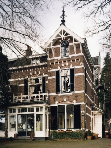 Villa, voorbeeld van bestaande bouw